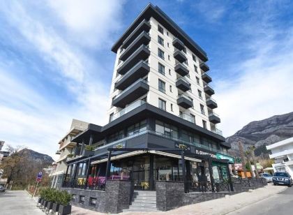 Hotel Del Medio