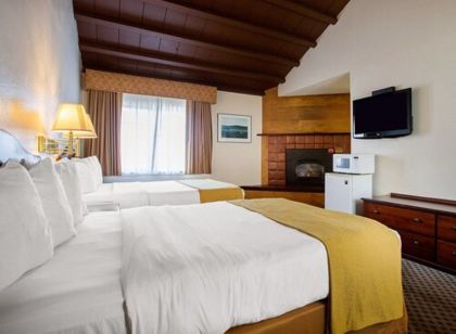 Arbor Inn Monterey