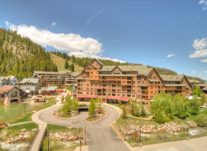 Zephyr Mountain Lodge