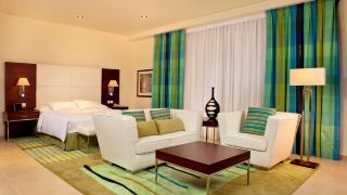 hilton-dubai-the-walk