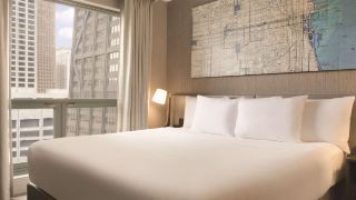 hilton-chicago-magnificent-mile-suites
