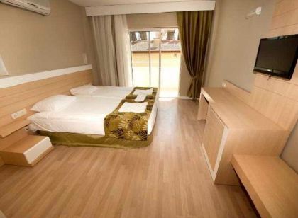 Seaden Sweet Park Hotel