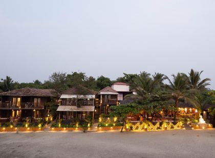 Sinq Beach Morjim