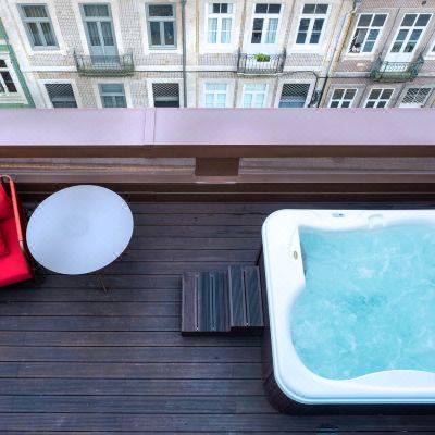 Superior Deluxe with Jacuzzi Superior Deluxe with Jacuzzi BessaHotel Baixa Promo Code