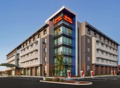 Hampton Inn & Suites - San Mateo