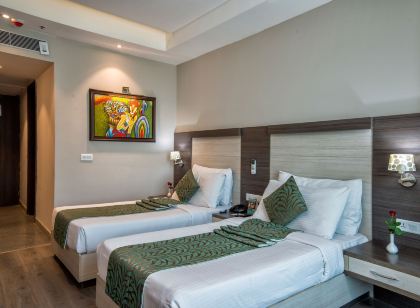 Hide Away Suites