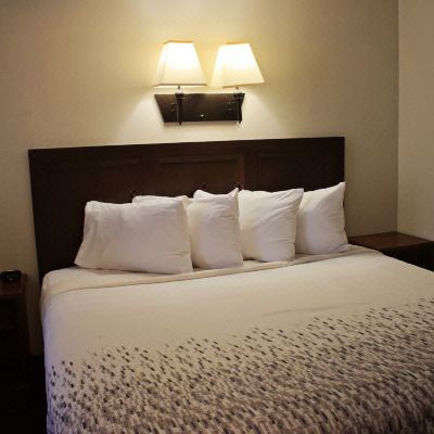 Deluxe King Room Deluxe King Room Bowen Motel Promo Code