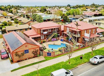 Early Australian Motor Inn