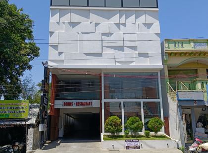Hotel Vardha Inn