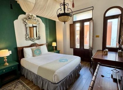 CasaBlanca Hotel