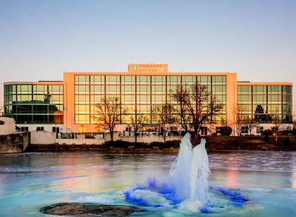 엠버시 스위트 바이 힐튼 렉싱턴 그린