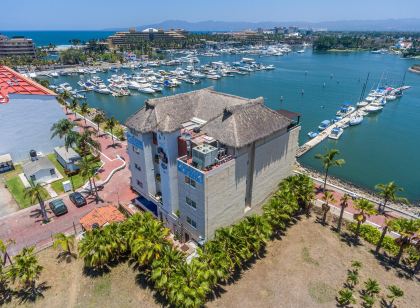 Hotel Boutique Marina Banderas Suites