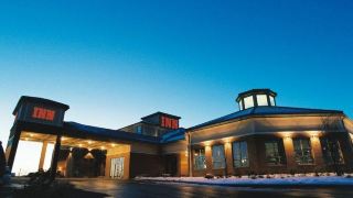 royal-hotel-calgary-trademark-collection-by-wyndham