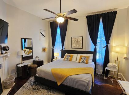 Isetta Inn (Boutique Hostel)