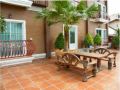 the-red-balcony-inn