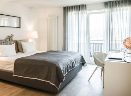 Maien Hotel & Restaurant