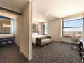 embassy-suites-by-hilton-minneapolis-downtown-hotel