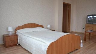 hotel-queen-and-apartments