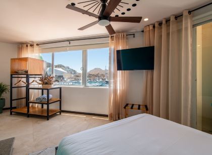 Mayan Monkey Los Cabos - Social Hotel