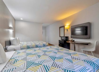 디럭스 인 & 스위트 사우스