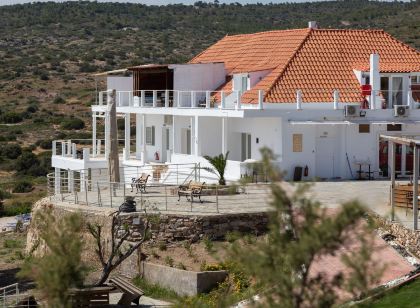 Poseidon Apartments and Villas by the Sea