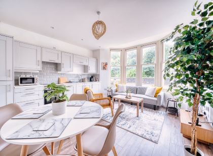 Stunning 2 Bed by the City Centre & Bute Park