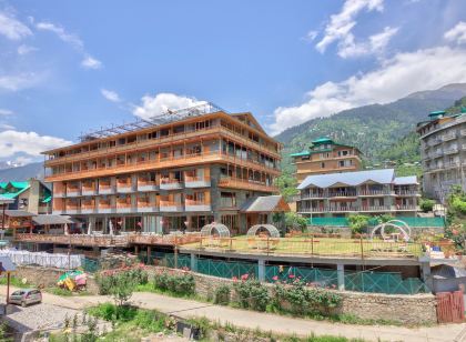 Snow Flakes Resort and Spa Centrally Heated Luxury Resort