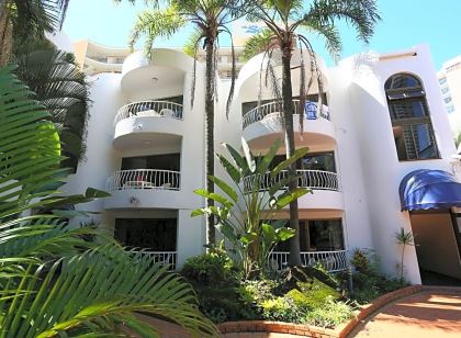 St Tropez Apartments