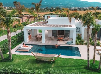 Taf Villas - Beach Resort & Tesla