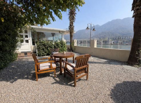 Yog Niketan by Sanskriti