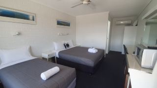 coastal-bay-motel