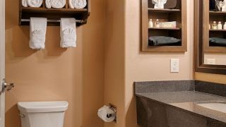 best-western-plus-emerald-inn-suites