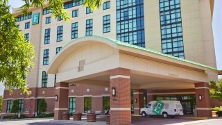 embassy-suites-hot-springs-hotel-and-spa