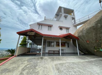 A2- Hill View Stay Kolar