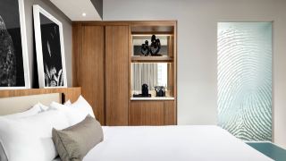 humaniti-hotel-montreal-autograph-collection