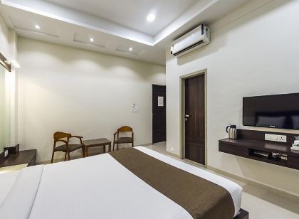 Hotel Three Leaves