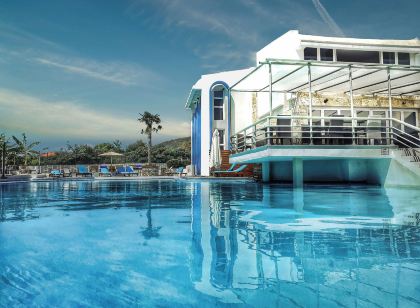 Skion Palace Beach Hotel-Bungalows & Boutique Hotel