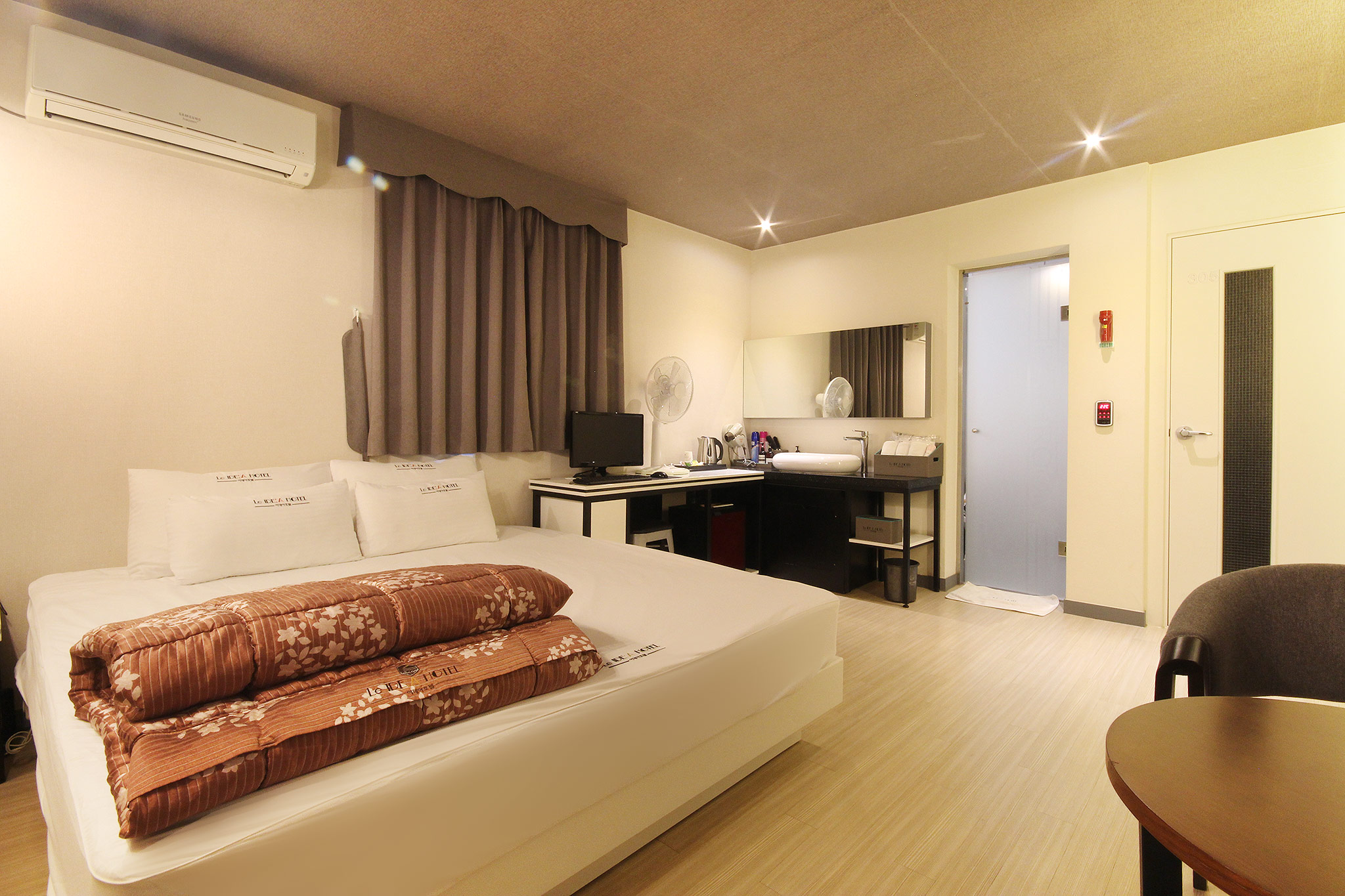 hotel overview picture