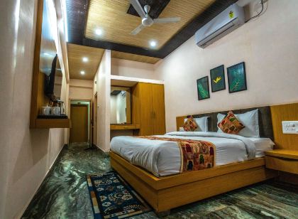 Hotel Kirti Plaza