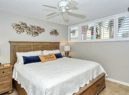 LaPlaya 202E Catch the Gentle Gulf Breezes on Your Private Balcony Beneath the Swaying Palms