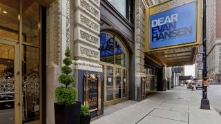 hampton-inn-majestic-chicago-theatre-district