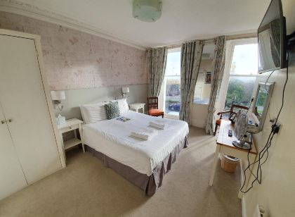 Alexandra Hotel
