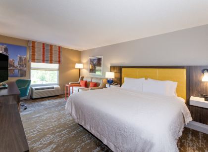 Hampton Inn & Suites Raleigh Cary Lenovo Center