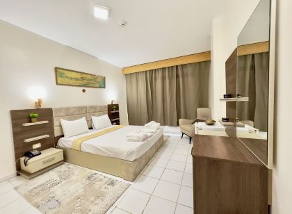Gaddis Hotel, Suites and Apartments
