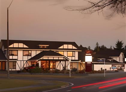 Devonwood Motel