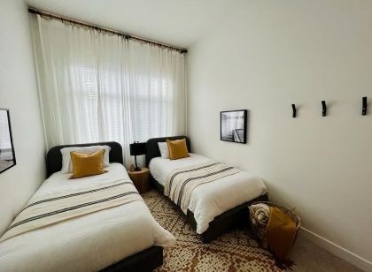 Entire Town Home | Hot Tub | Sleep 8 | Walk to the Beach | Next to Main Street