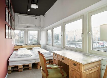 Urban Camper Hostel & Bar