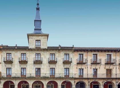 NH Collection Leon Plaza Mayor