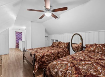 Spacious Home Newly Renovated Ideal for Long-Time Stays
