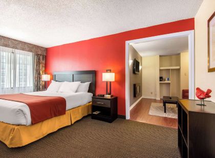Quality Inn & Suites 5585 Ambler Drive Mississauga Ontario